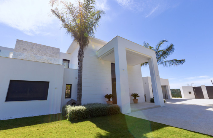 Brand New Contemporary Villa in Los Flamingos