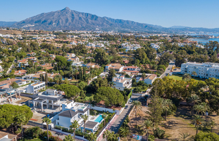 Spectacular villa with Sea Views Located in Cortijo Blanco