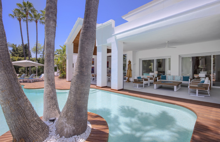 Stunning 6 bedrooom villa in Guadalmina Baja