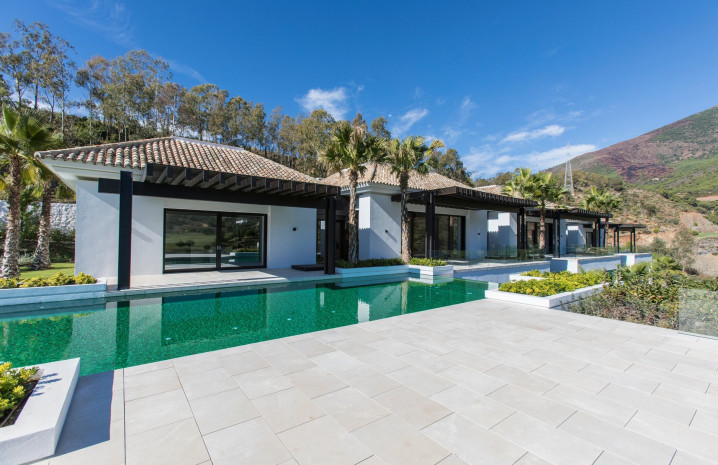 New Luxury Frontline Golf Villa in Zagleta