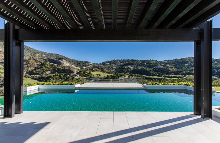 New Luxury Frontline Golf Villa in Zagleta