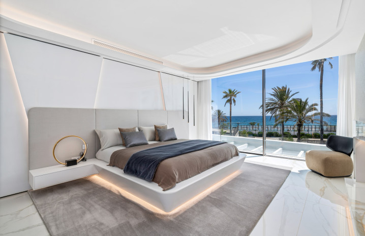 Breath-taking Newly Built Villa Located in Los Monteros beach