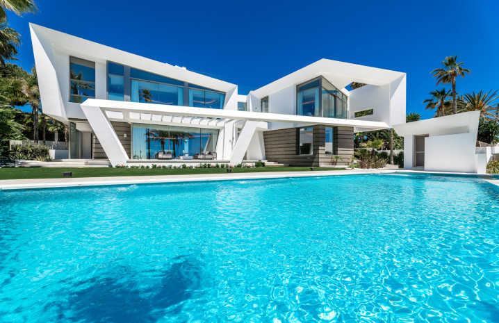 Breath-taking Newly Built Villa Located in Los Monteros beach