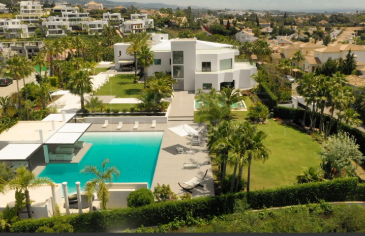 Contemporary villa in Marbella