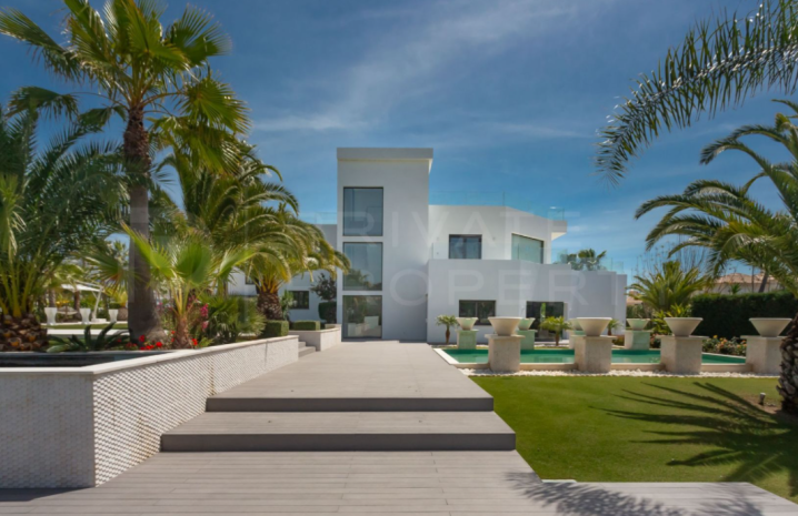 Contemporary villa in Marbella